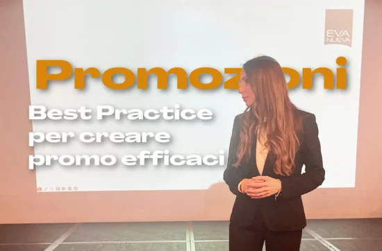 L'immagine mostra la founder di About Aesthetics Ilaria Mereu durante un convegno che spiega come creare delle promozioni efficaci per i centri estetici